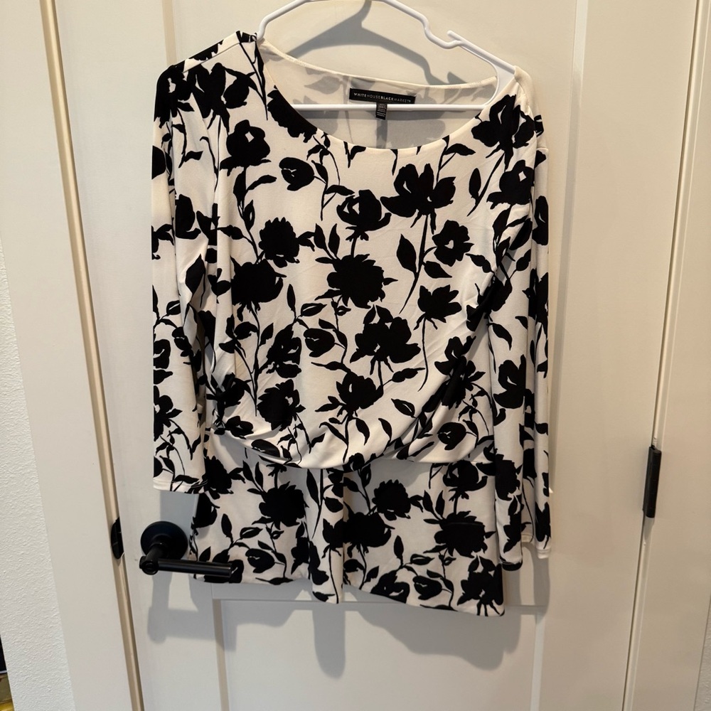 White House Black Market Ladies White w/Black Floral Print Tunic. XL, P2P 21”